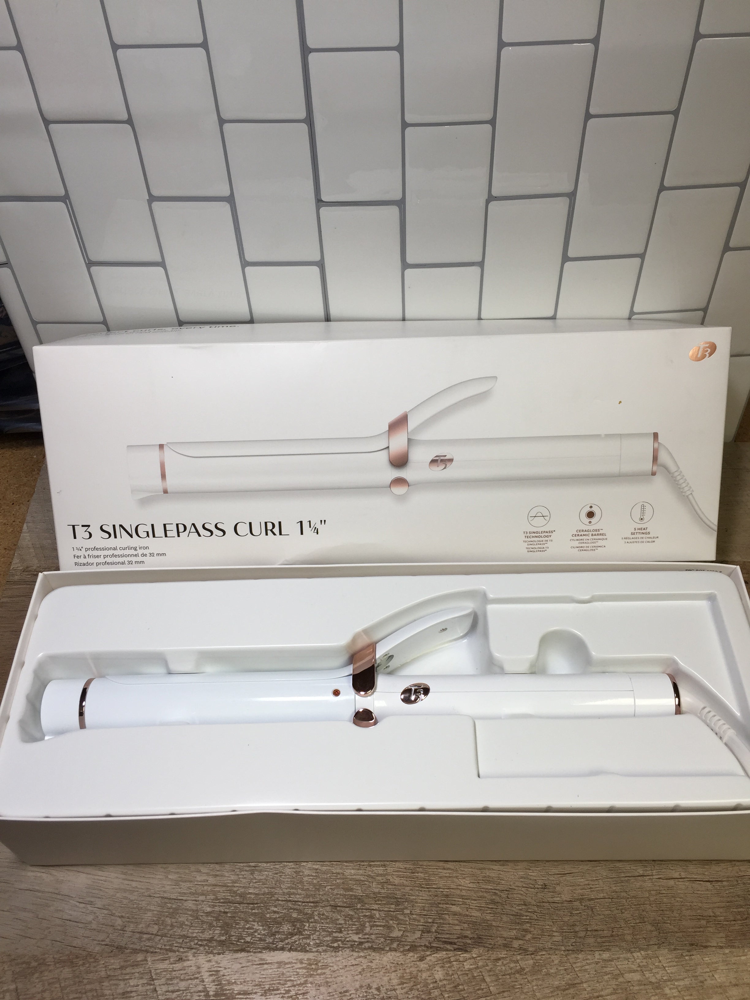 T3 - SinglePass Curl Professional Curling/Styling Iron 1-1/4" | 5 Heat Settings (6957787021495)